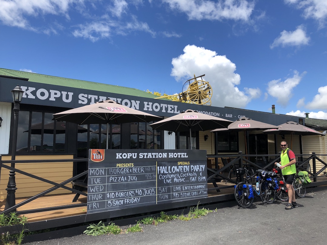 Bicycle Tour New Zealand Kopu Station Hotel Kopu Station Hotel